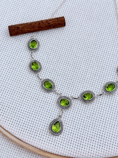 COLAR EM PRATA 925 COM PERIDOTO (35/10B2590569) - comprar online