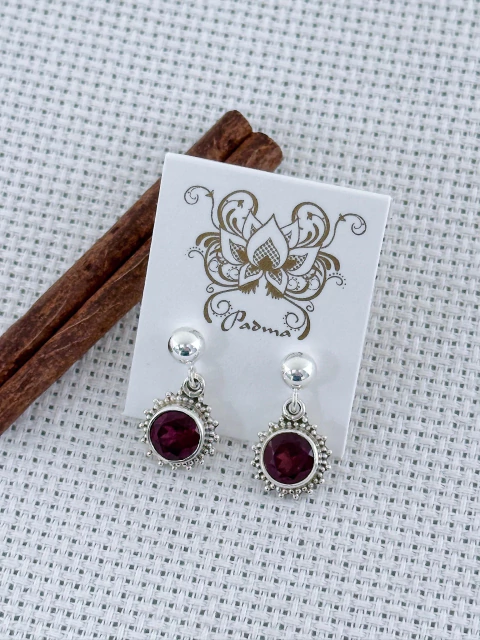 Brinco Em Prata 925 Com Granada (1/08B690149) - comprar online