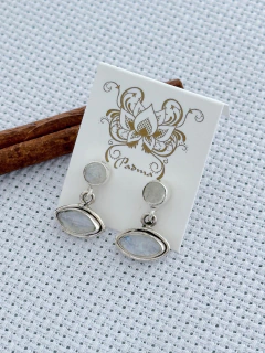 BRINCO EM PRATA 925 COM PEDRA DA LUA (40/17B470139)