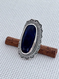 ANEL EM PRATA 925 COM SAFIRA (90/26A2500559)