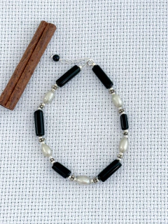 Pulseira Em Prata 925 Com Ônix e Pérola (50/16U1590359) - comprar online