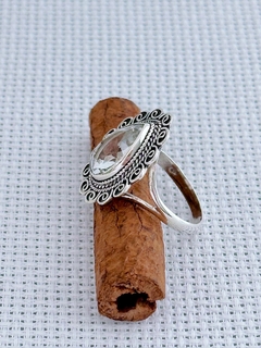 ANEL EM PRATA 925 COM CRISTAL (53/06A860189) - Padma Joias Em Prata 925