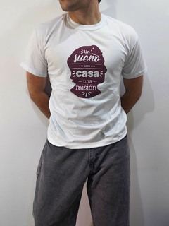 Remera "Un sueño, una casa, una misión" - comprar online