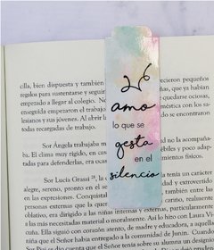 Señalador magnético "Amo lo que se gesta en el silencio"