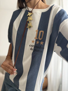 Remera Coronados azul en internet