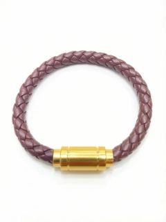 Imagen de PULSERA DE CUERO Y ACERO DORADO