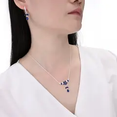 CONJUNTO DE PLATA Y ZAFIRO RECONSTITUIDO FLOR COLGANTE
