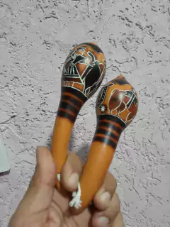 Par de Maracas Pequenas em Cabaça Decorada - comprar online