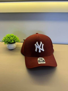 BONÉ NY BORDO LOGO BRANCA