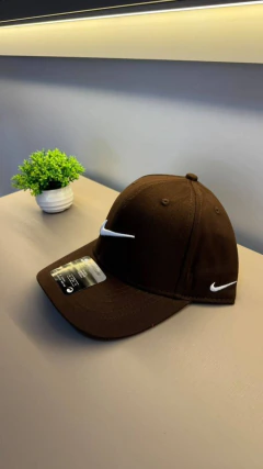 BONÉ NIKE CLÁSSICO MARROM - comprar online