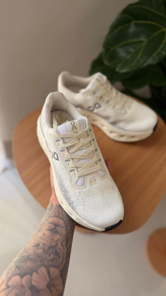 TÊNIS ON CLOUD MAX OFFWHITE - comprar online