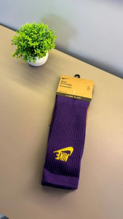 MEIA CANO ALTO NIKE ROXA LOGO AMARELO na internet