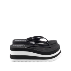 Vainilla Black&White en internet
