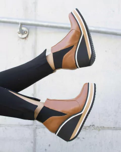 Nebraska Brown en internet