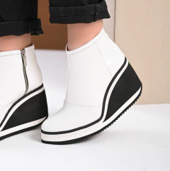 Nebraska White - Groovas Shoes Co.