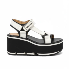 Georgia White en internet