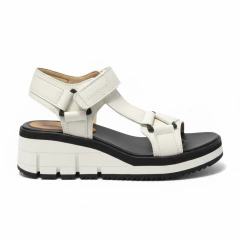 Alegra White en internet