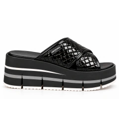 Magnolia Charol - Groovas Shoes Co.