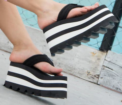 Moon Black/White - comprar online