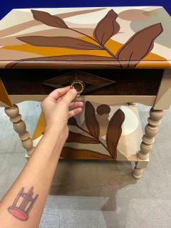 Mesa de cabeceira com gaveta - Audrey 60´s na internet