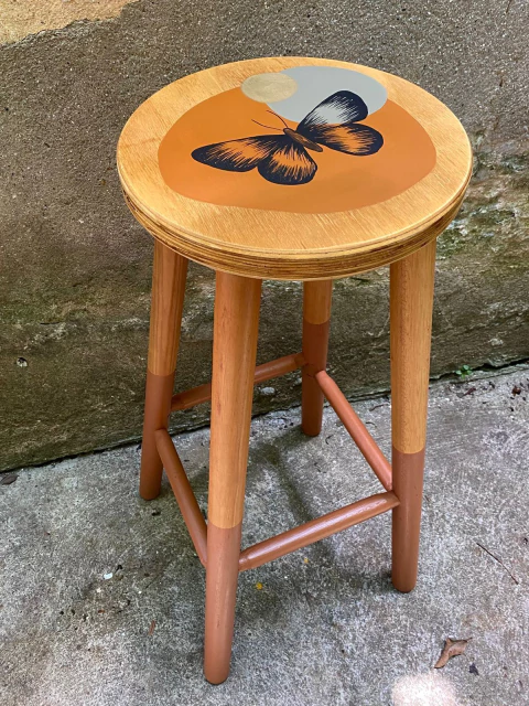 Banqueta alta Borboleta