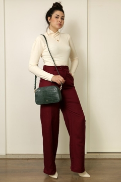 29521-BLUSA MALHA OFF WHITE COM DETALHE NA GOLA na internet