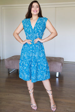 30322-VESTIDO MIDI VOIL AZUL NETUNO COM BORDADO BRANCO
