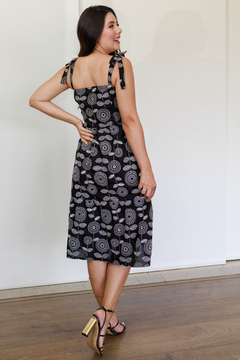 30341-VESTIDO LOLLY PRETO BORDADO EM BRANCO - Loja Clara Assis