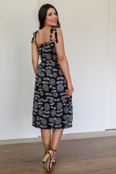 30341-VESTIDO LOLLY PRETO BORDADO EM BRANCO - comprar online
