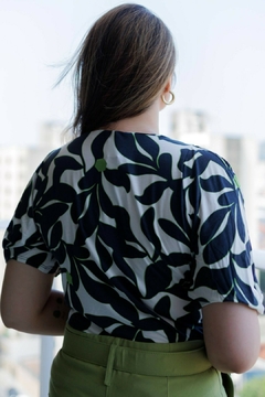 30489-BLUSA NODAL ESTAMPADA - loja online