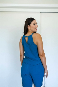 30495-CONJUNTO BERMUDA E BLUSA SENSORIALE AZUL COM CINTO - loja online
