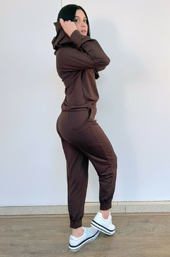 30781-CONJUNTO CALÇA E BLUSA MOLETINHO MARROM na internet