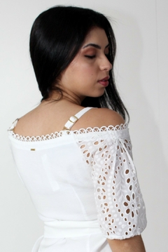 31093-VESTIDO SENSORIALE COM MANGAS EM VOIL BORDADO MAHARA OFF WHITE - loja online