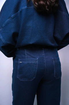 CALÇA DE MOLETOM JEANS RETA CONFORT - CLARA ASSIS - loja online