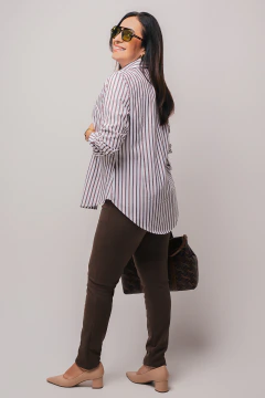 CAMISA FEMININA LISTRADA MARROM E BRANCO | COTTON BAMBU - CLARA ASSIS - Loja Clara Assis