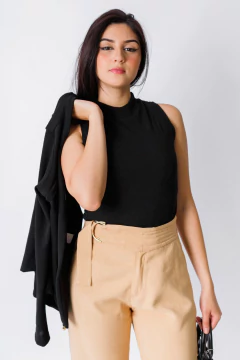 30872-CONJUNTO CASACO E BLUSA MALHA TRICOT PRETA na internet