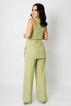 31015-CONJUNTO CALÇA E BLUSA PARADISE MATCHA - Loja Clara Assis