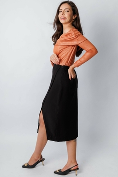 30697-BLUSA OMBRO A OMBRO MALHA CANELADA AVELÃ - Loja Clara Assis