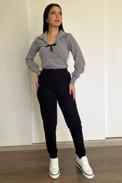 30907-BLUSA MALHA TRICOT MARINE LISTRADO EM CINZA E PRETO COM LAÇO PRETO - comprar online