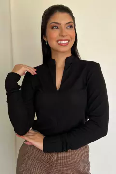 30899-BLUSA MALHA TRICOT PRETA - Loja Clara Assis