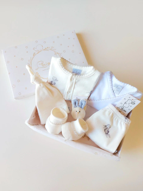 Conjunto De Plush Conejitos Grises x6 Piezas con Pantalon