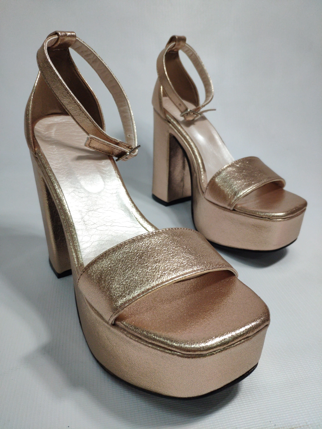 Sandalias con Plataforma / Bronce