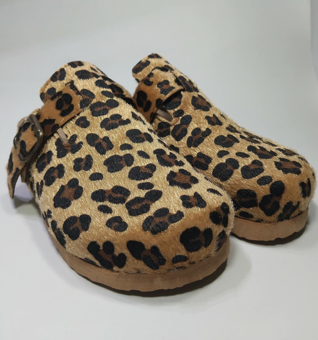 Zuecos de Piel Sintética / Animal Print