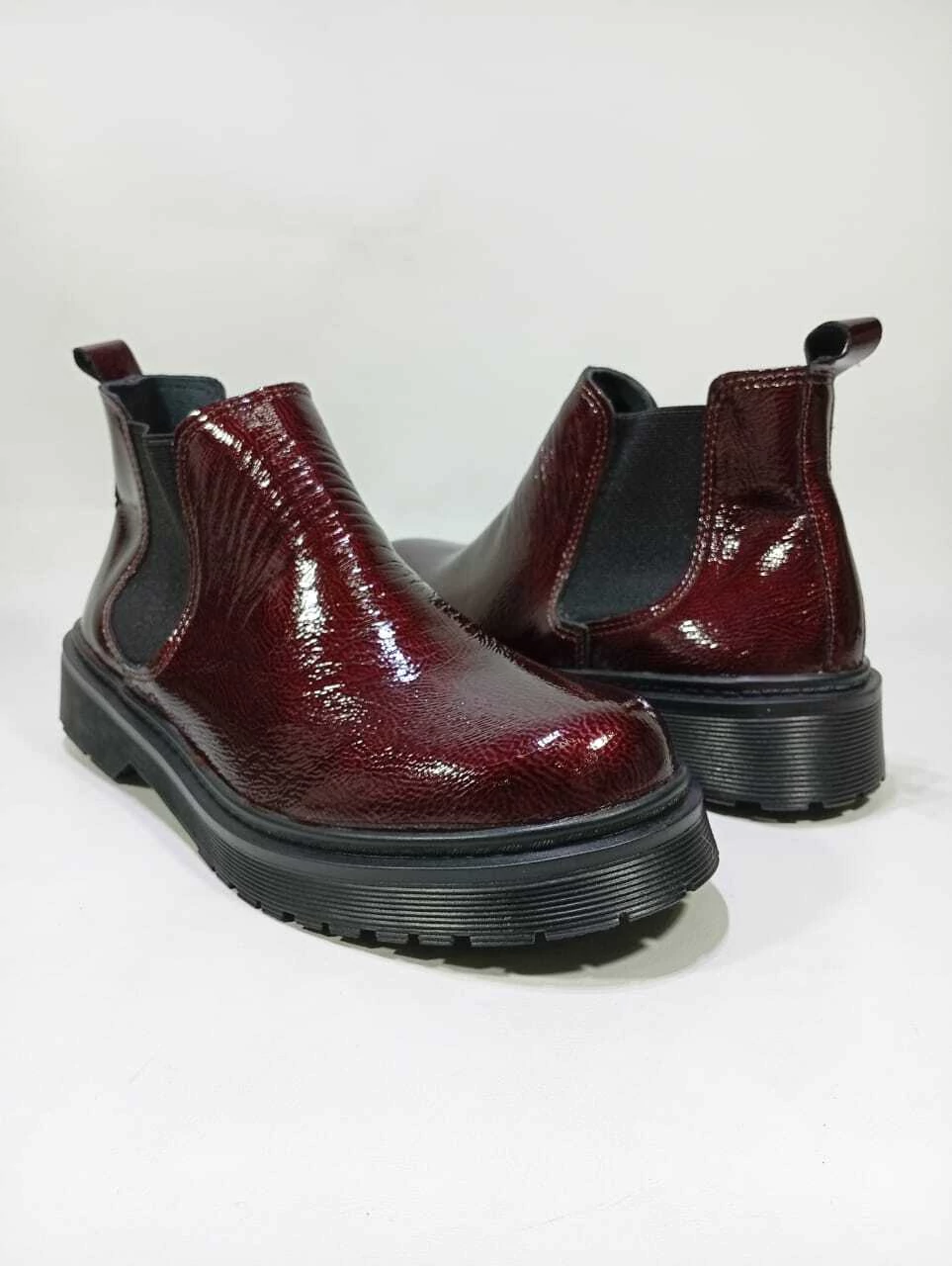 Botas Con Elástico / Bordó Charol