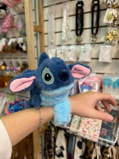 Peluche pulsera Stitch / Capibara - todosorpresas.com