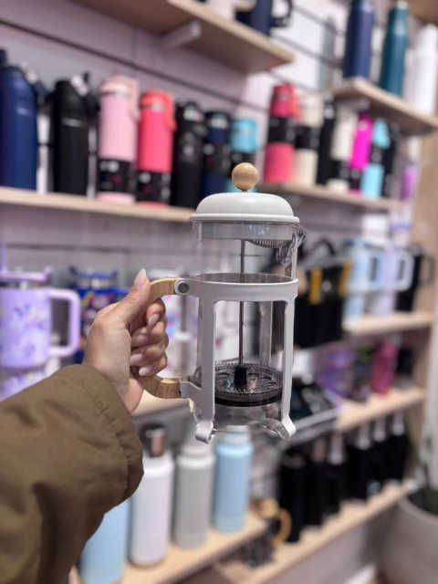 Cafetera blanca 900ml