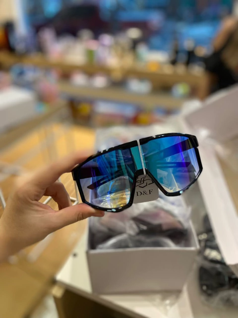 Lentes de sol metálicos