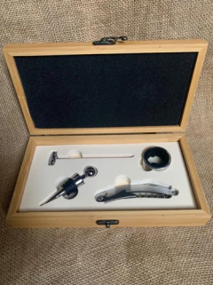 Set Kit Accesorios Vino Caja Bamboo 4 Piezas