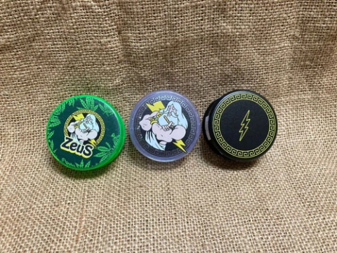 Picador Pikachu Grinder Plástico Colores 3 Partes