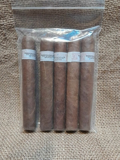 Cigarro Peruano Robusto. Hebra larga. 100% hecho a mano. Mazo x 5u